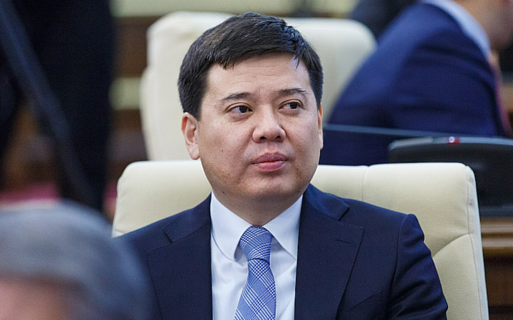 Суд в Астане продлил арест экс-главы Минюста Марата Бекетаева