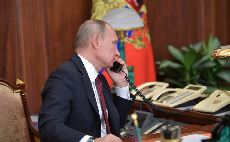 Путин впервые поговорил с Зеленским