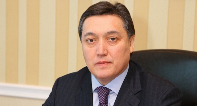 Аскар Мамин поздравил женщин с 8 марта