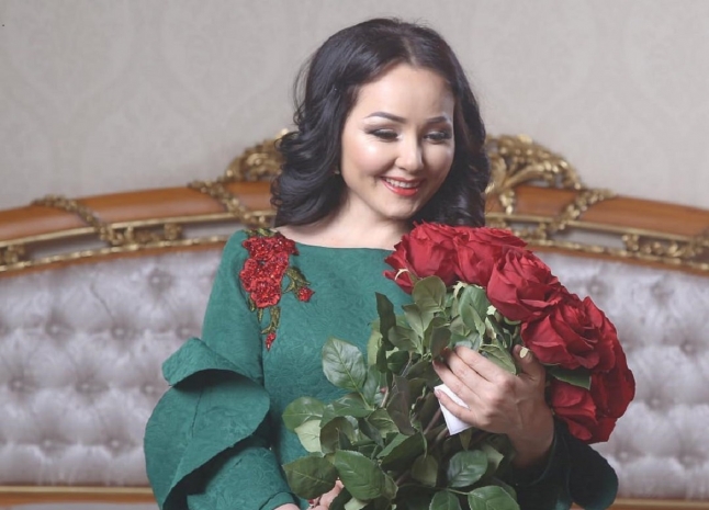 Казахи стали попрошайками – Жазира Байырбекова