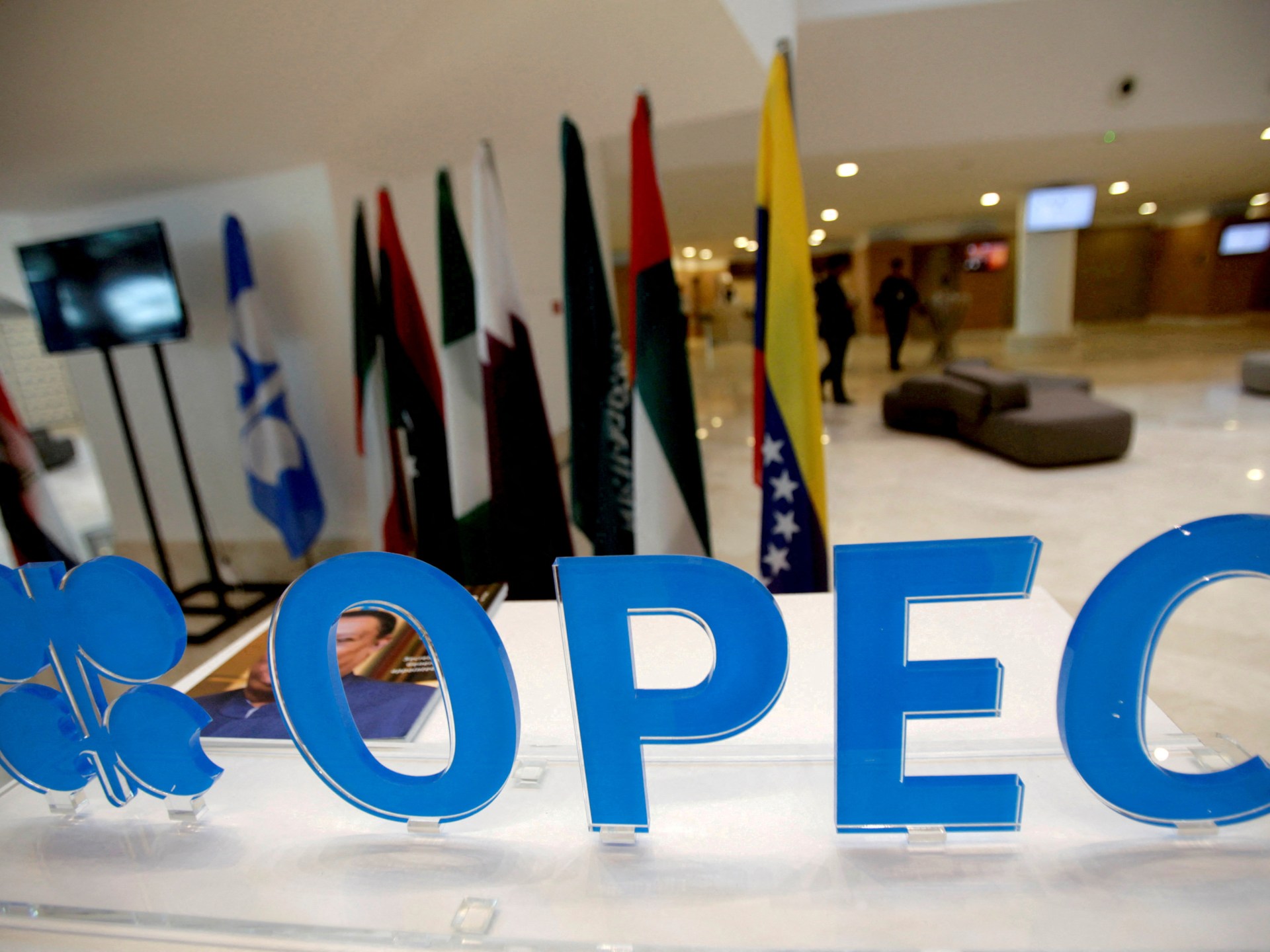 ОАЭ выходят из ОПЕК и ОПЕК+: удар по нефтяному картелю