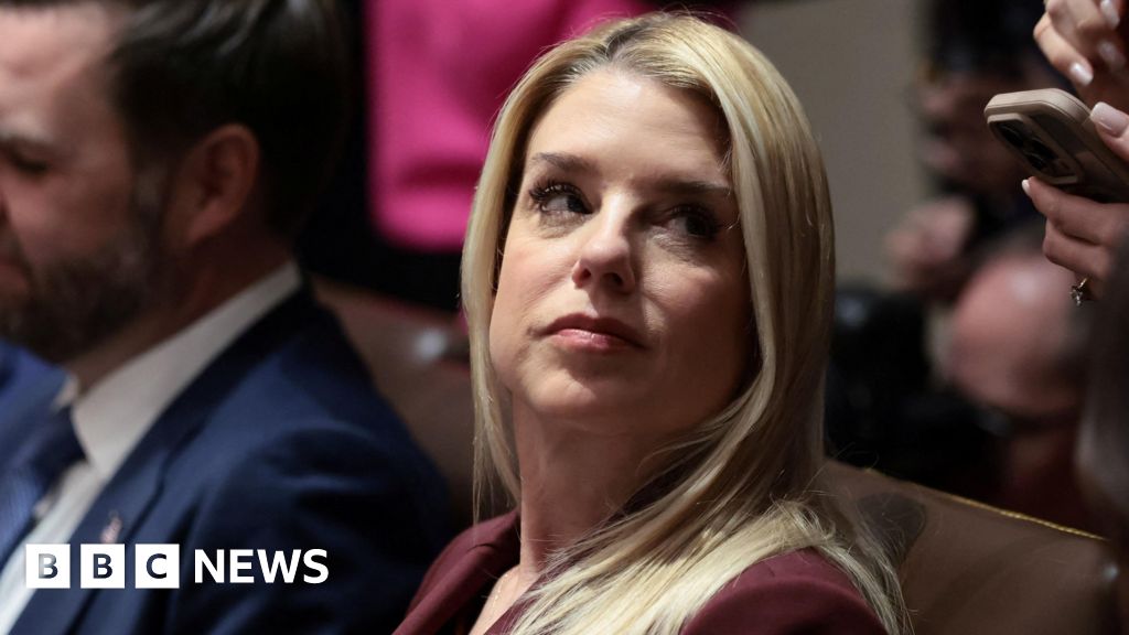 Трамп уволил генерального прокурора США Пэм Бонди