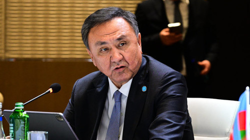 Генсек ОТГ Омуралиев поздравил Петера Мадьяра с победой на выборах в Венгрии