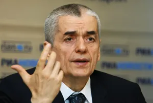 Против коронавирусных ограничений осенью выступил Онищенко