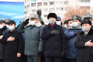 Возложение цветов к монументу Независимости прошло в Алматы