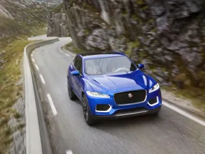 Jaguar показал свой первый кроссовер