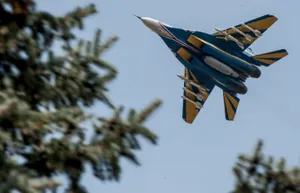 Луганская областная администрация подверглась авиаобстрелу