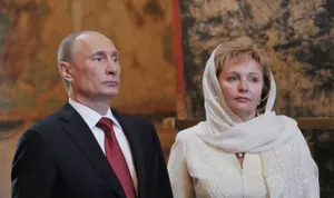 Песня о разводе Путина стала хитом YouTube