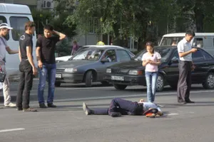 Полицейского сбили на пешеходном переходе в ЗКО