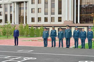 Казахстанские военные почтили минутой молчания погибших в Актобе
