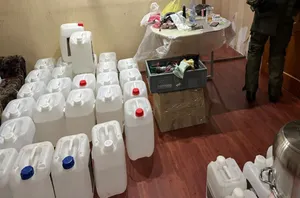 Лабораторию по производству синтетических наркотиков ликвидировали в ВКО