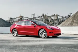 Страховые льготы на электромобили в Китае повысила Tesla