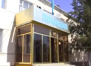 В ЮКО двое мужчин напали на полицейского
