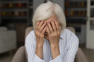 Мошенники пытались оформить кредит на 76-летнюю женщину в Атырау